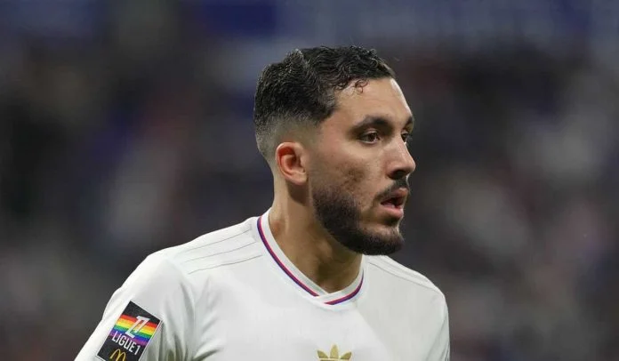 Rayan Cherki Beri Jawaban Transfer Saat Liverpool dan The Citizens Antre Tanda Tangannya